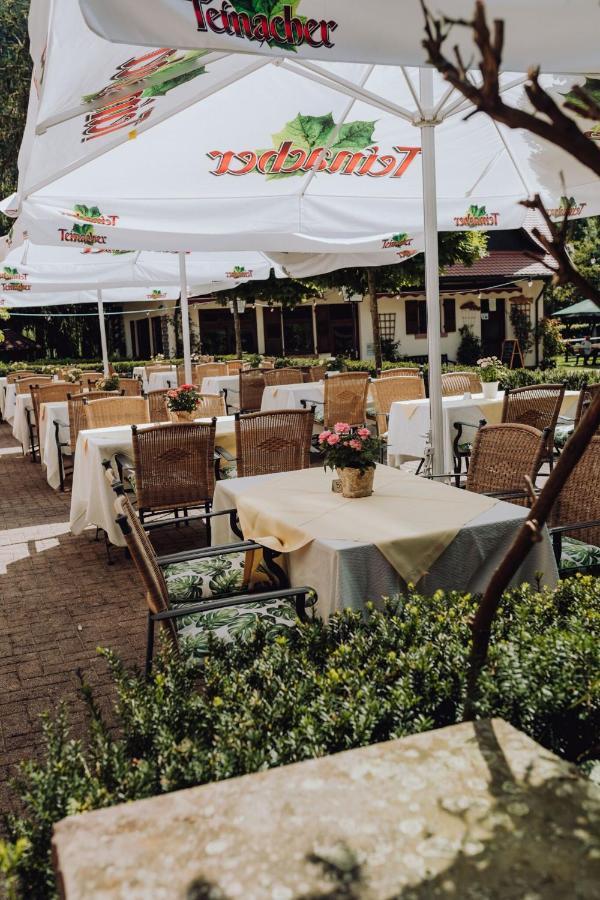 Hotel Zur Alten Muehle Neuenburg  Eksteriør billede